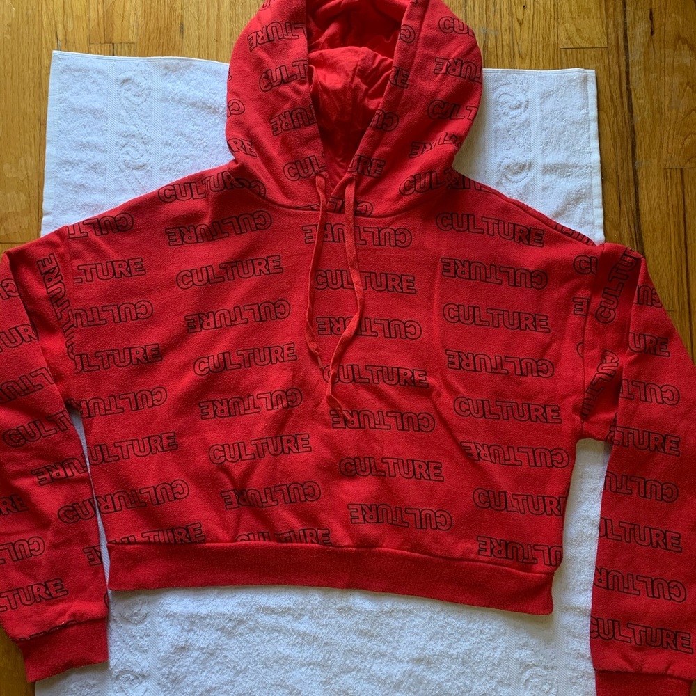 FOREVER 21 Red Cropped Sweatshirt